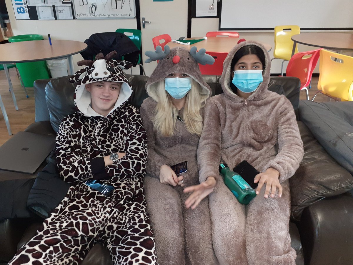 Today we had Sixth Form pyjama day to raise money for Save the Children! Thank you to everyone who participated 👍🏻🎄
