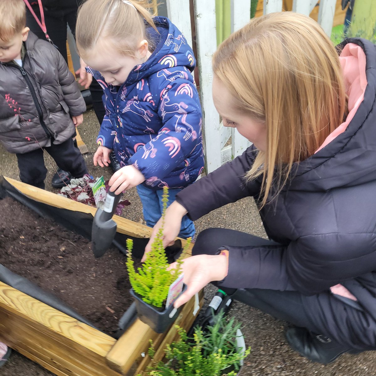 MinersMini's tweet photo. What an incredible morning we had with our first parental engagement planting session.
A huge thank you to our wonderful children and their families who attended
Bloom and grow our wonderful mini miners 🪴
#parentpartnerships #partnersinlearning #Seizetheseason https://t.co/iEzHHGCxB0