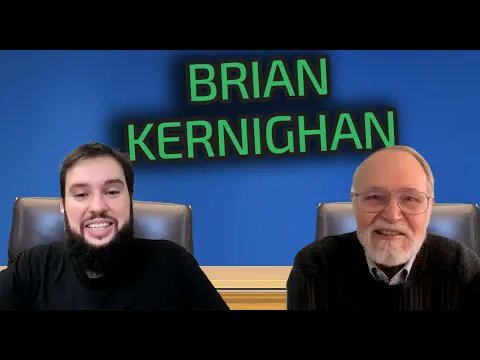 mentebinaria's tweet photo. O MONSTRO VEIO! 
Quem o @mer0x36 entrevistou? Isso mesmo: Brian Kernigham, o "K" do AWK! Pra ver e dar RT agora! https://t.co/ulvkjz7MvI https://t.co/ViZoYiIRPk