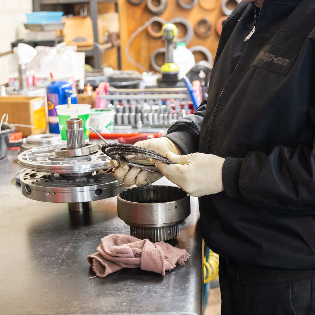 Riverside_Trans's tweet image. The elves in our shop will make sure your vehicle repairs are completed in time for you to get to your holiday celebrations. #RiversideTransmissionCenter #TransmissionRepair #FullServiceAutoShop #RiversideCarRepairs #RiversideCA