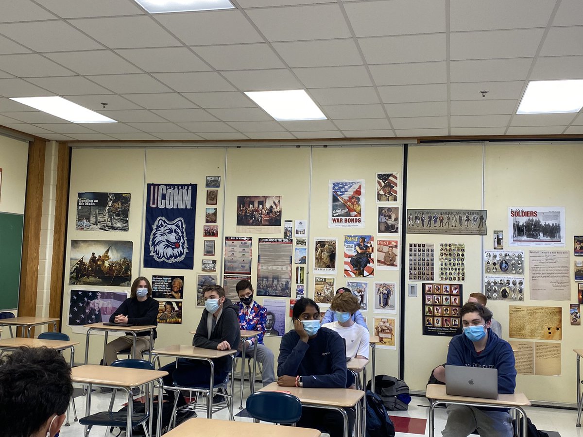 CesareAustin's tweet photo. Excellent debate today by Foran Debate teams on the pros and cons of increasing the federal minimum wage. Great turnout to see the debate as well! New members are always welcome! #takinginformedaction https://t.co/5xqXo8IXYC
