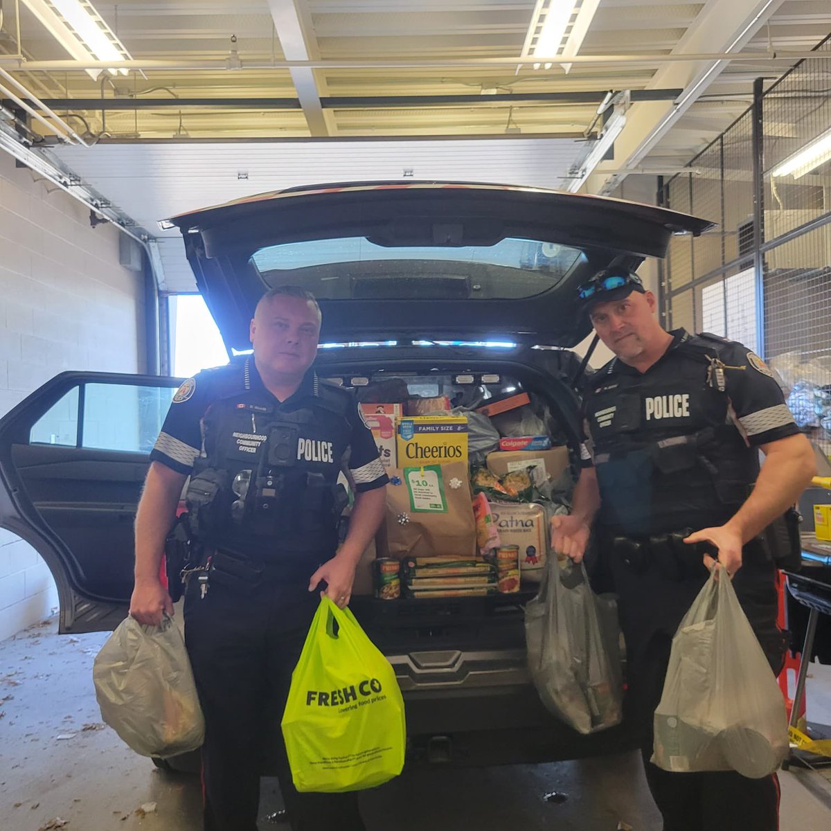 TPS23Div's tweet photo. Cram a cruiser on Saturday…Feed a family on Monday!🚔🛒

Thank you to all who contributed! #givingback #community #nonprofit https://t.co/ZKqku6zvSR