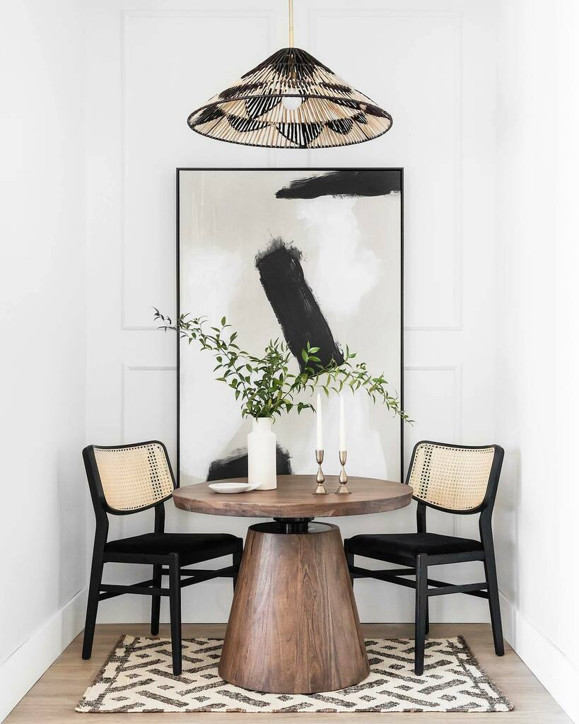 LeclairDecor's tweet image. Our merchandising team @ldshoppe have so much fun with our two mini nooks. Love this textural neutral look they recently created! ☺️ #myldshoppe instagr.am/p/CXbyfTzF2Xq/