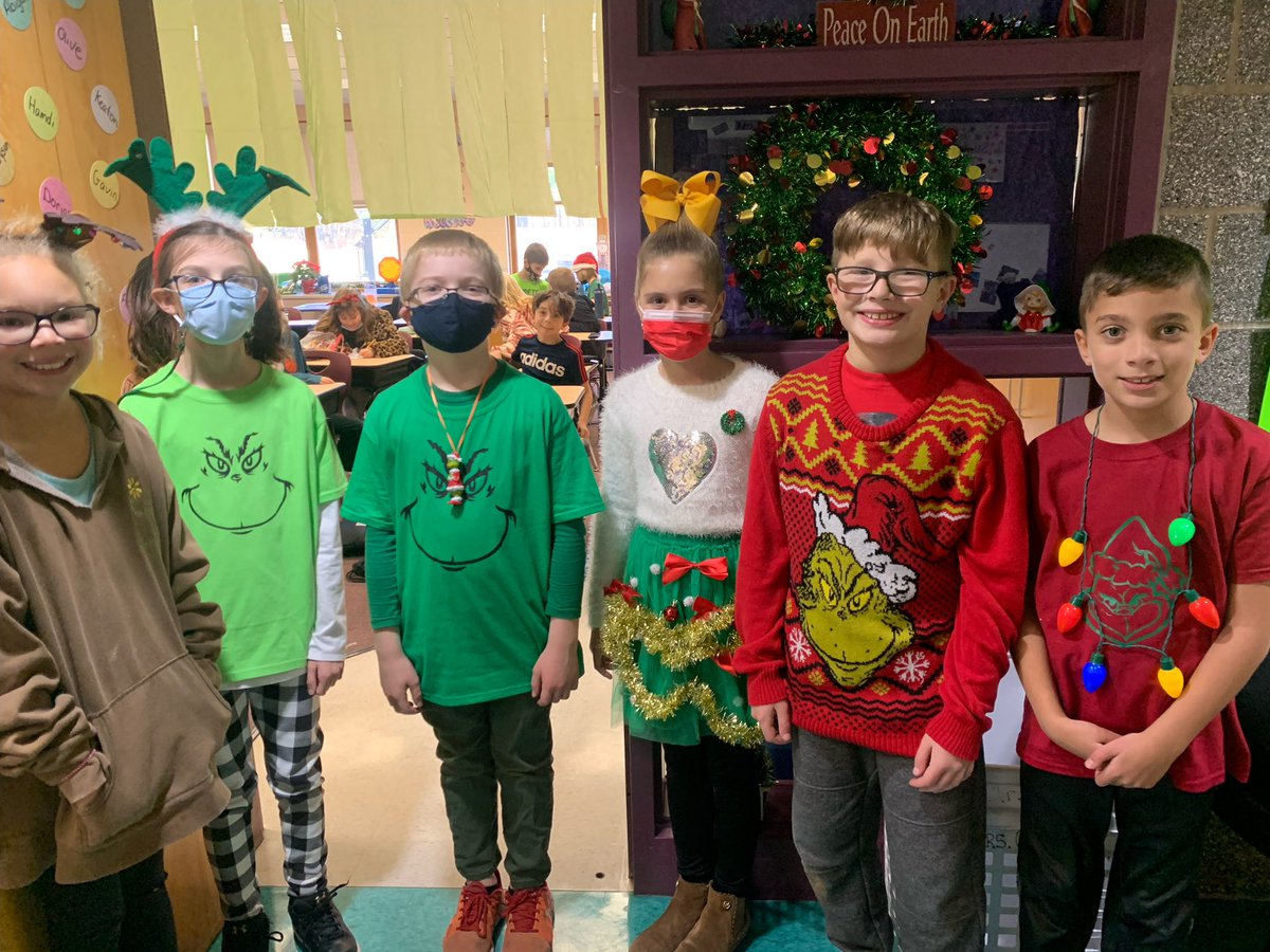 kinsner4thgrade's tweet photo. It’s Grinch Day in 4th grade! #KidsofKinsner #WeAreStrongsville https://t.co/p7JL5ZJhzc