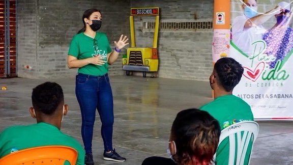 alcaldiasljo's tweet photo. Generamos espacios de participación ciudadana con los jóvenes de nuestra ciudad. Los jóvenes del barrio Altos de la Sabana le apuestan a un sector seguro y participativo en el que fortalecerán la convivencia ciudadana.
#PlanVida
#UnidosTransformamosMás
@secgobsincelejo https://t.co/QUpe28j4dU