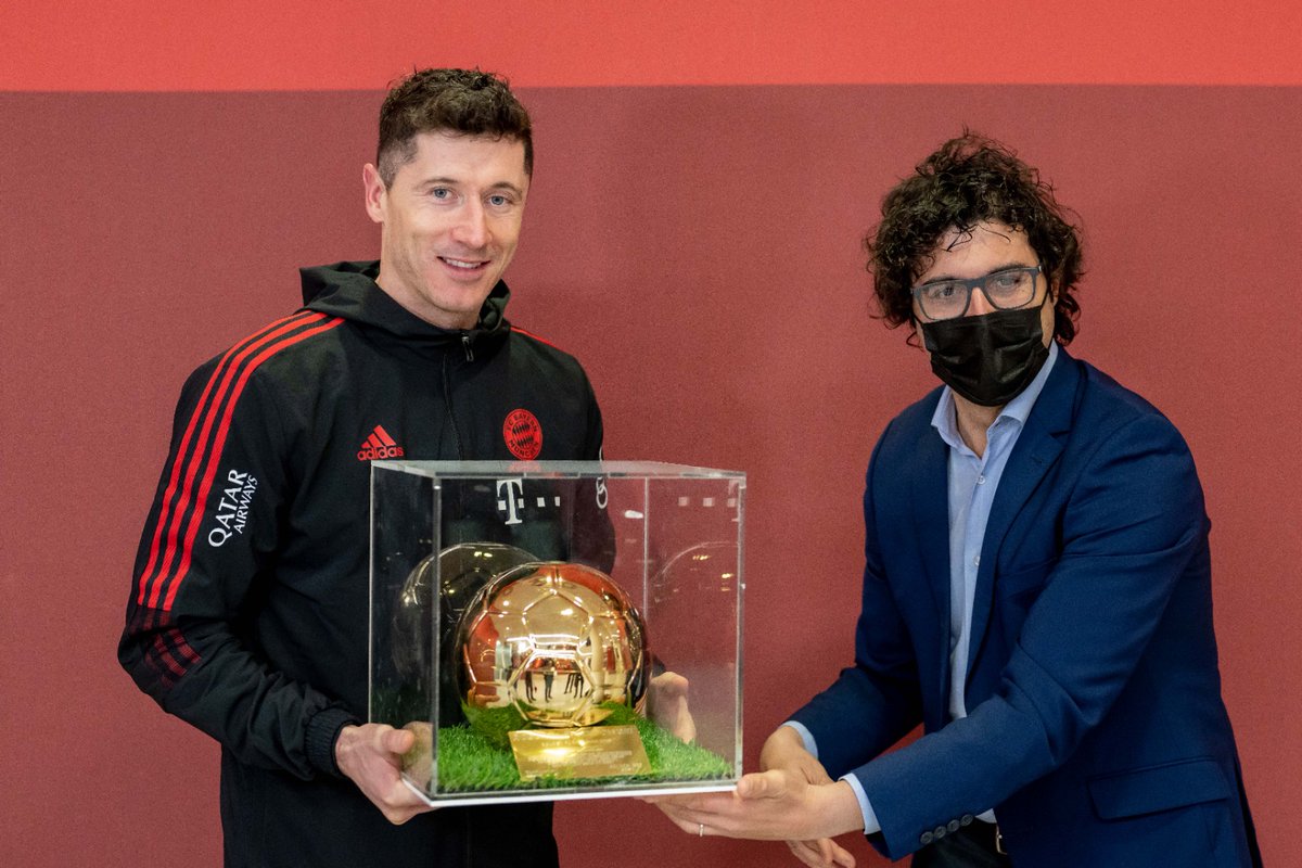 I am very pleased to receive the <a href="/tuttosport/">Tuttosport</a> - #GoldenPlayer award for the second time in a row✌️😎 Thanks so much to the outstanding Jury for appreciating my achievements 🙌 #Tuttosport #rl9
