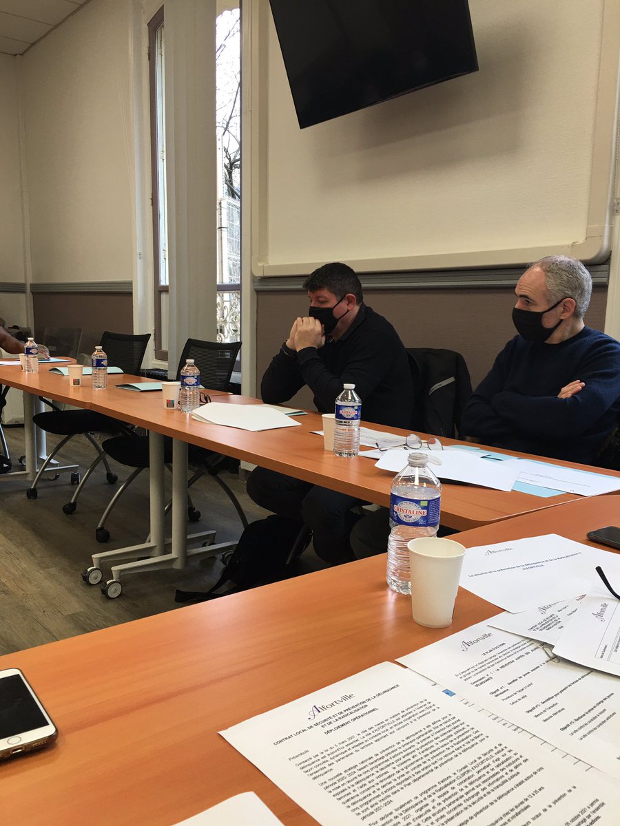 ZabounianD's tweet photo. Dans la continuité du #CLSPDR installé en oct dernier à #Alfortville. J’animais auj. La 1ère commission portant sur la #PreventiondelaDelinquance https://t.co/GsM2O2qbzn