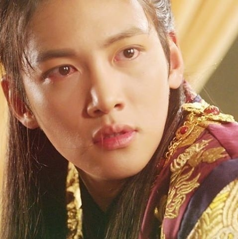 lurve_wookie's tweet photo. My Favorite Man &amp; His Iconic Character Ta Hwan #jichangwook

📷 @jcw.honey https://t.co/QXAcEl11dd