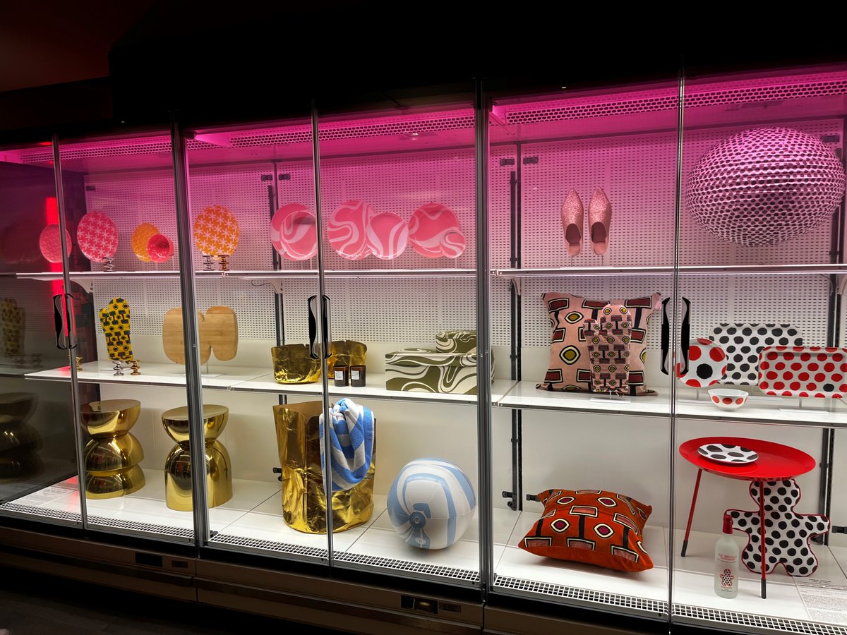 Epta_Group's tweet photo. L'#élégance se conjugue au #design français: nos meubles SkyView de #BonnetNévé sont mis a disposition de l'#art pour « Le design pour tous : de #Prisunic à #Monoprix, une aventure française », au @madparisfr , jusqu’au 15 mai 2022 https://t.co/xADrNtt2sy