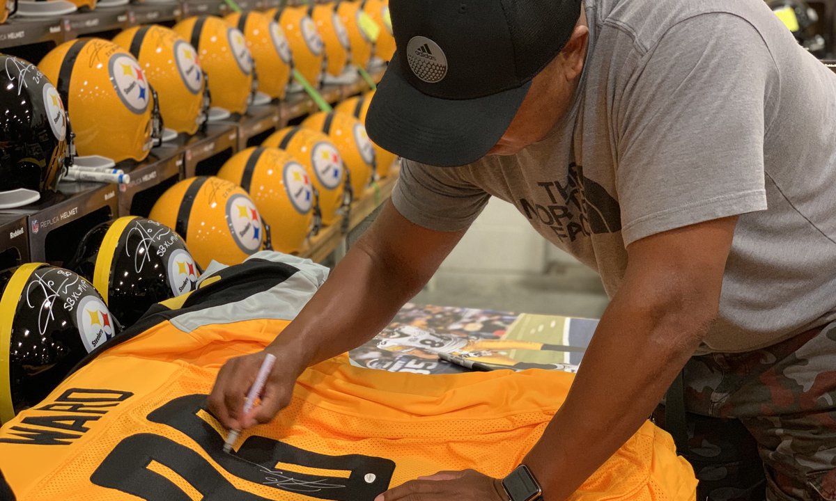 TotalSportsEnt's tweet image. #TSE21DaysOfGiveaways

Day #14

We're going to give a Hines Ward autographed Gotham jersey to someone who retweets this tweet AND follows us!

We'll pick a winner tomorrow!