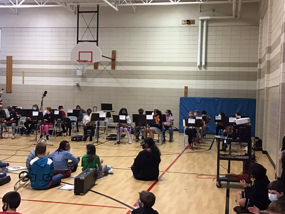 RushtonPeters's tweet photo. 5th and 6th grade band and strings performed in front of their peers today. https://t.co/wkW8raxIKU