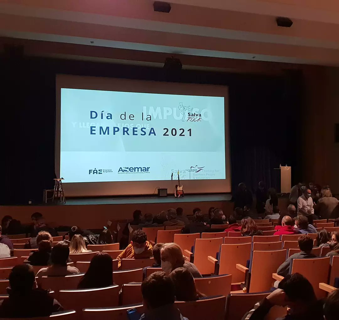 CiudadEducacion's tweet photo. Reinvención creativa de la mano de @Viajerosonico @FAEBurgos y ASEMAR
#arandadeduero #FAEBurgos #ASEMAR #arandadeduero https://t.co/V4CjmGTdeG