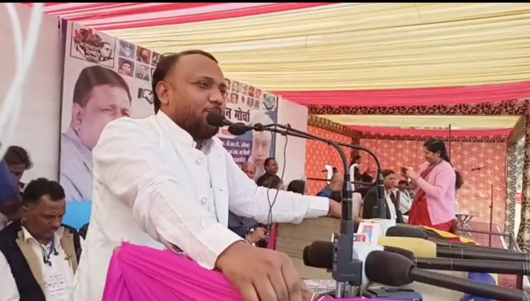 cvikaspatel's tweet photo. #कानपुर_उत्तर_प्रदेश
राष्ट्रीय परिवर्तन मोर्चा की मण्डल स्तरीय महारैली में शामिल हुआ | https://t.co/hIYljDwhvx