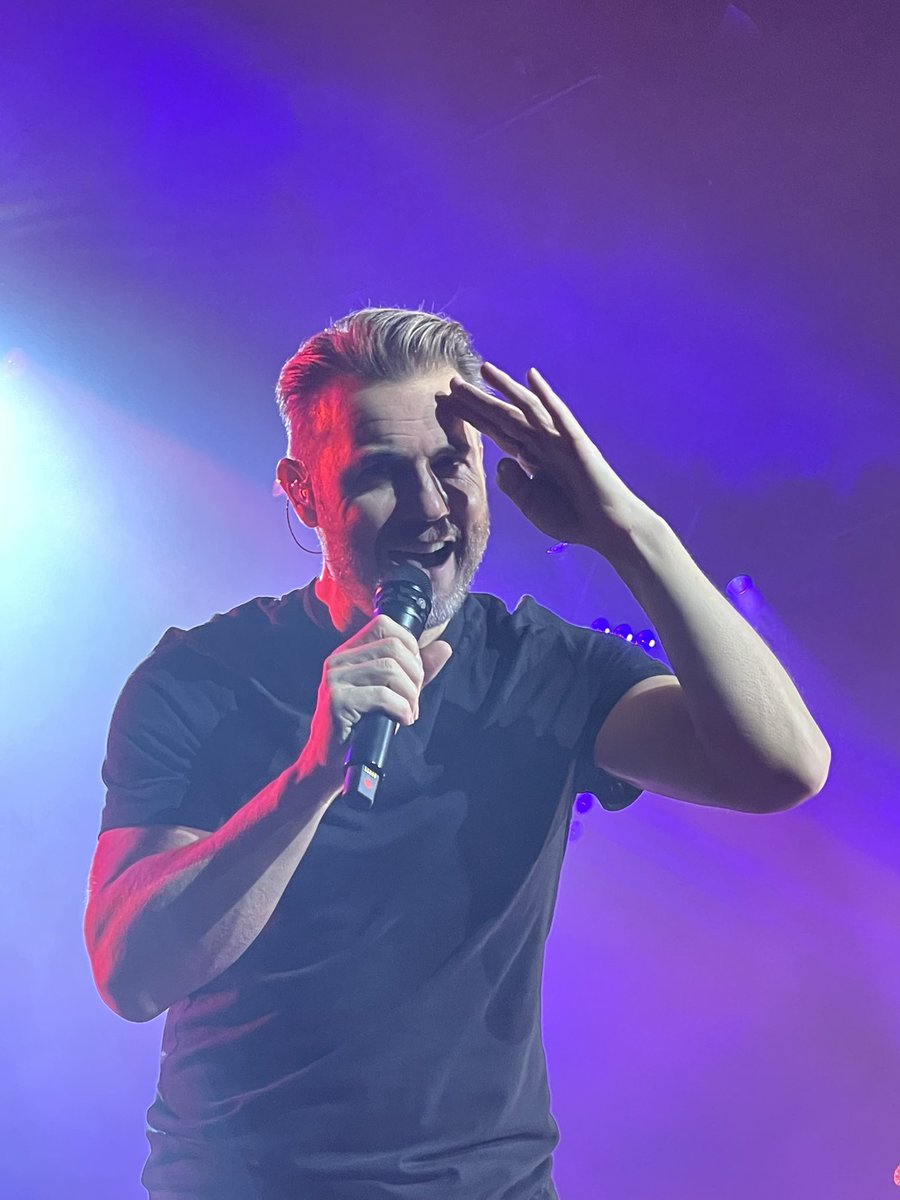 lisathomas1981's tweet photo. @GaryBarlow great night seeing you. Our final time this tour. Until the next time xx

@lisa_bellamy https://t.co/7PQpU2FxeJ