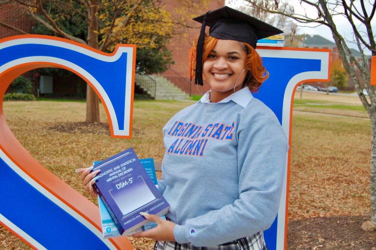 MisfitKrys_'s tweet photo. Work hard in silence and let success make the noise ✨ M.Ed loading … December 18th #VSU #VSUGrad #VirginiaStateUniversity #gradszn #gradschool https://t.co/qufYuvJqNj