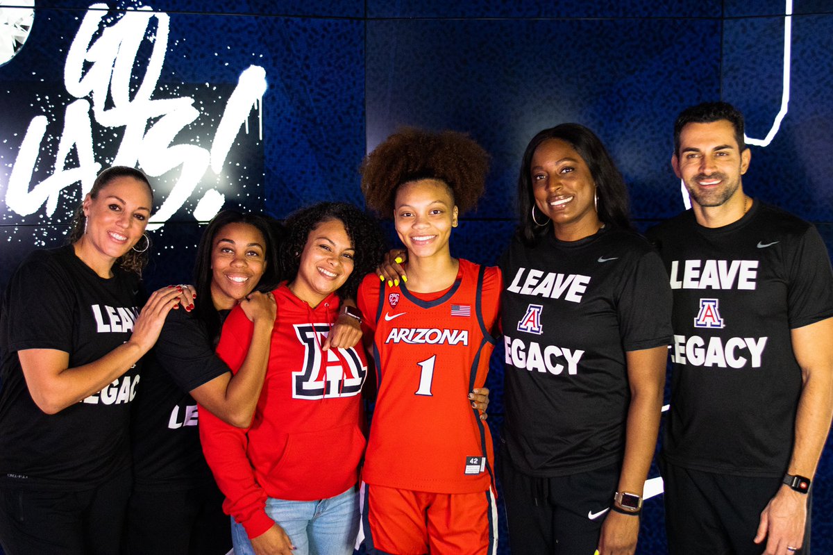 Paris_Clark2022's tweet photo. Where I’m supposed to be! 🐻⬇️❤️ https://t.co/ZMRLXTQDaB