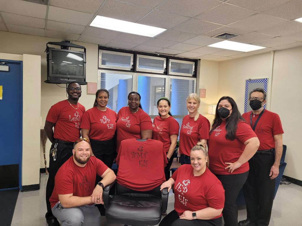MonicaSMDCPS's tweet photo. Kicking off Spirit Week with the best Leadership Team. These are the Elves of @RedlandRoyals! We have Lead Elf,RJP Elf, Testing Elf, Assistant Elf, Reading Elf, Counselor Elf, T.R.U.S.T. Elf, Math Elf, and IEP Elf. Missing our BMT Elf! @MDCPSSouth @MDCPS https://t.co/p0vw4pGgKp