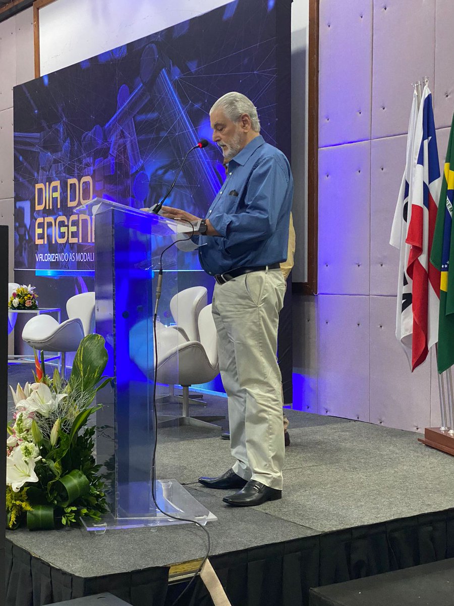 CreaBahia's tweet photo. Os engenheiros, Eduardo Dantas e Marcos Jorge, divertiram a plateia sendo oradores do curso de Engenharia.
“ Aprendemos muito na vida profissional, e lembramos que o exercício nunca termina, pois trabalhamos com muito amor”, Eduardo contou.
#engenhariacivil #creaba https://t.co/TFtFR3iLef