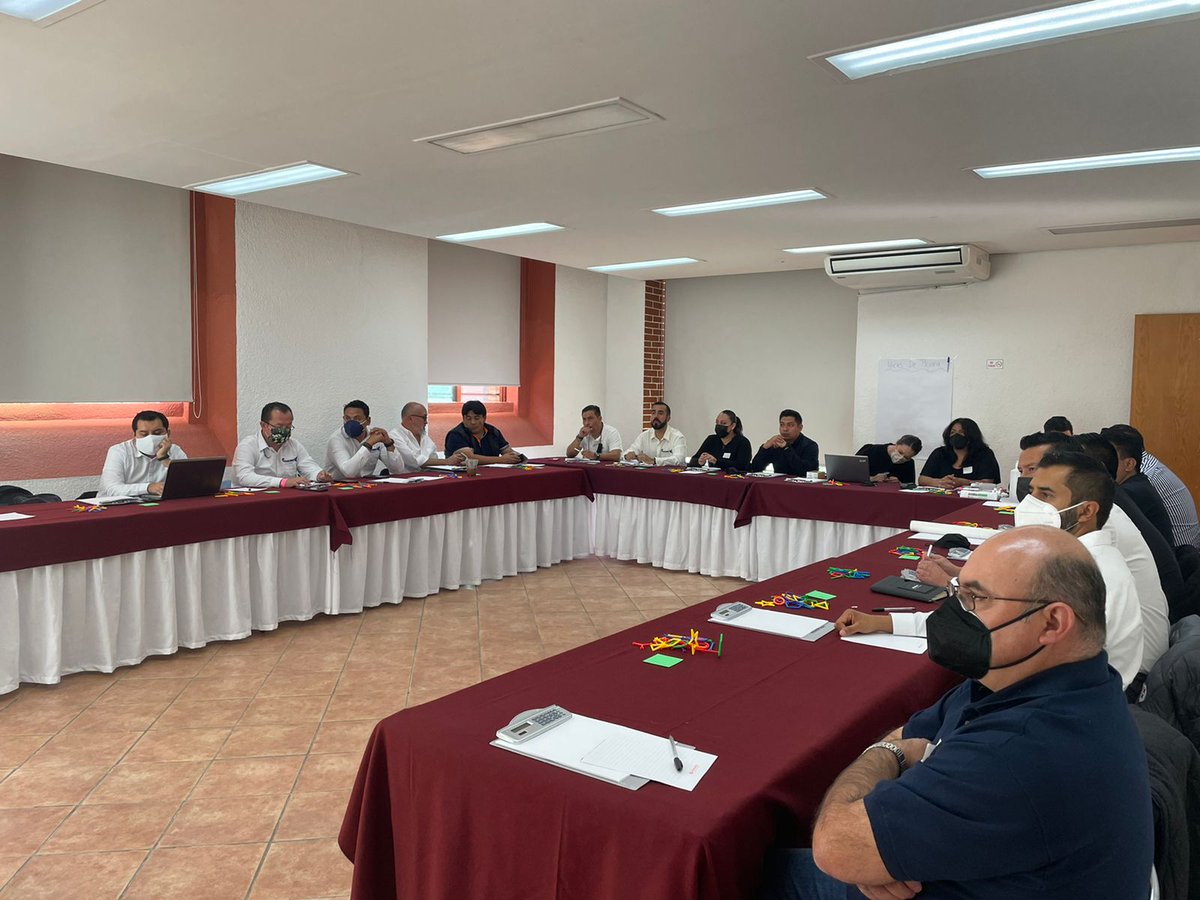 Alexvaldesp's tweet photo. Sesión de presentación de plan Q4 al equipo de una gran empresa📈 #Promok

✅ Nada tiene mayor impacto en una organización que plantear objetivos con claridad y por escrito y luego compartirlos con tu equipo.

¡Nos encanta ser parte de este proceso!👌🏻

#dueñosenacción https://t.co/jHAC7Gho8q