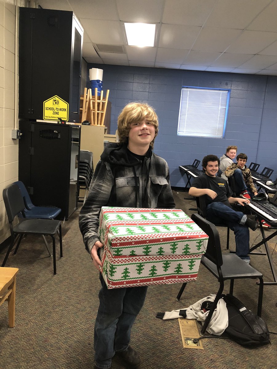 🙌🏽 Our Monday prize winner for wearing flannel!

🎁 A box full of treats for Zane (our teacher winner was Mr. Barnes, but I forgot to get a picture)

🤷🏽‍♀️ Who will be the lucky winter tomorrow? (Ugly Sweater Day)