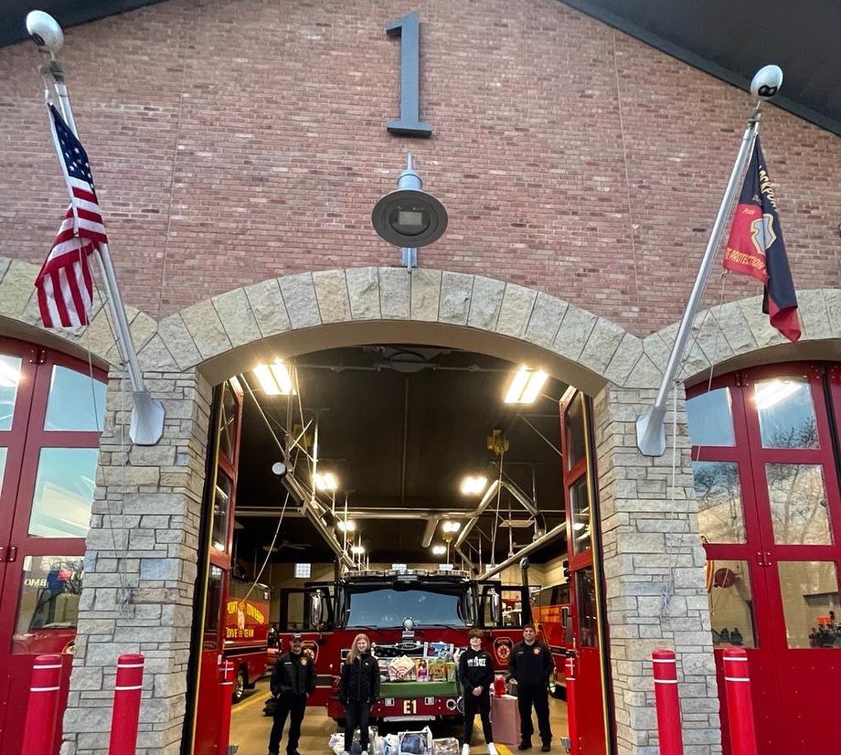 LockportFire's tweet photo. Thanks to Joe and Hailey Borowski of @LockportHS205 for collecting toy donations for #ToysForTots_USA. Thanks to you a very special Christmas is in store for the kids. Thank you for allowing us to be a part of this! #toysfortots #lockportfire https://t.co/peluQDcsD1