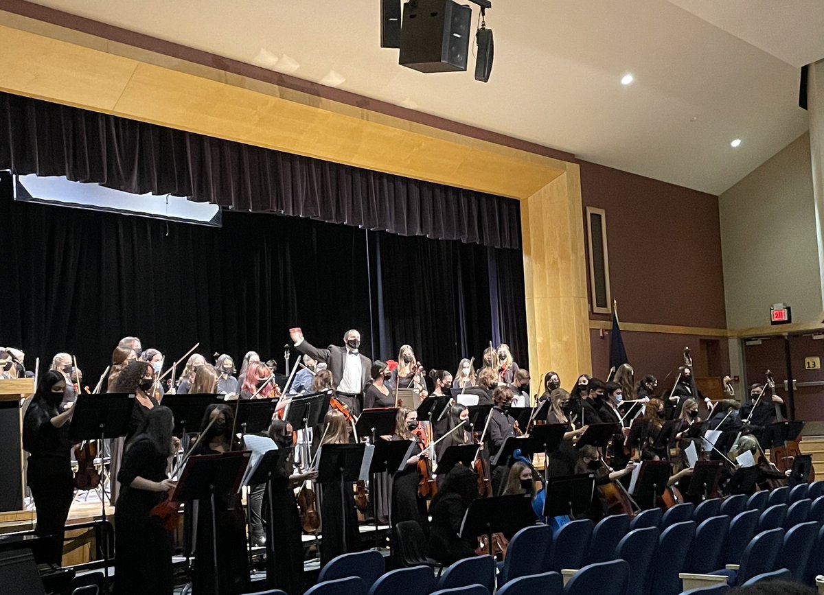 CarmelCSDMusic's tweet photo. Another amazing @Carmelschools @CarmelHS_info concert in the books! Congrats @PBallantoni on and fantastic orchestra concert! Combined orchestras and all! https://t.co/fDxTzfH0Wb