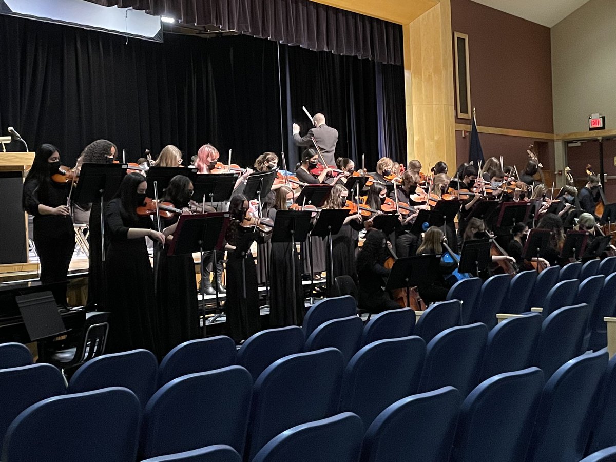 CarmelCSDMusic's tweet photo. Another amazing @Carmelschools @CarmelHS_info concert in the books! Congrats @PBallantoni on and fantastic orchestra concert! Combined orchestras and all! https://t.co/fDxTzfH0Wb