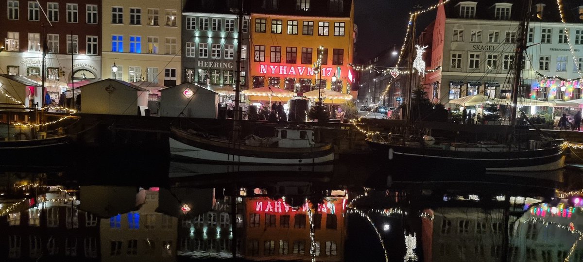 Islady48's tweet photo. #Julikøbenhavn #Nyhavn 😍 https://t.co/ha2Tuk9IMx
