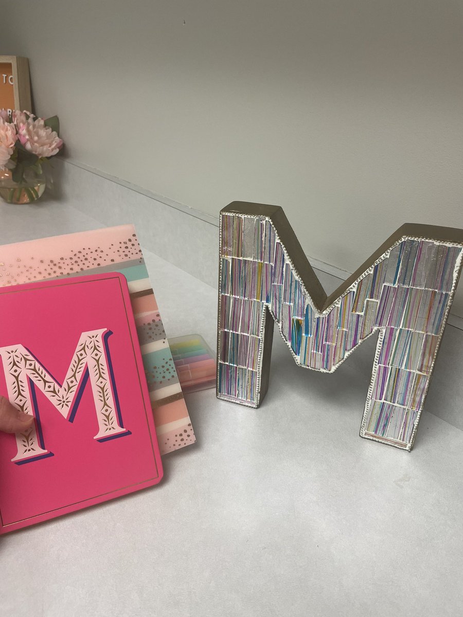 Nothing like a pop of color to brighten my day. 💗 Thank you, <a href="/Hudson_Hawks/">Hudson Middle School</a> Secret Santa! You have put a smile on my face these past two weeks. Can’t wait to find out who you are.💜 <a href="/ambermhope/">Dr. Amber Hope</a>