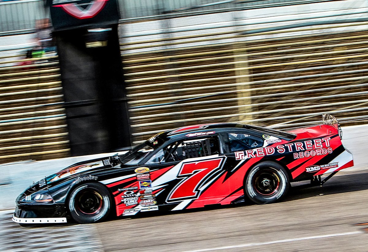 joshlunt_creative tweet media