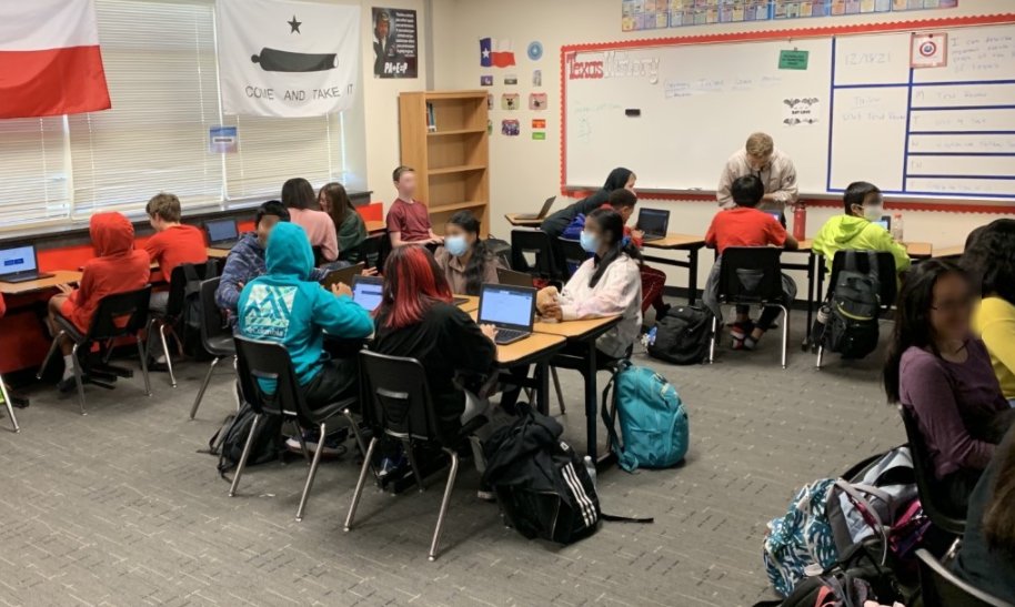 HistoryandTech's tweet photo. Review packets are so 20th Century.  TX History at Trent did a blended review today.  Students are ready for the test now.  @MrAdamoHistory @Trent_Principal https://t.co/TPFukTbuIM