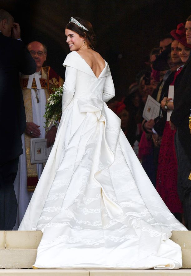 KatesPowerSuit's tweet photo. Princess Eugenie looked absolutely beautiful on her wedding day https://t.co/I4ljqLqrYD