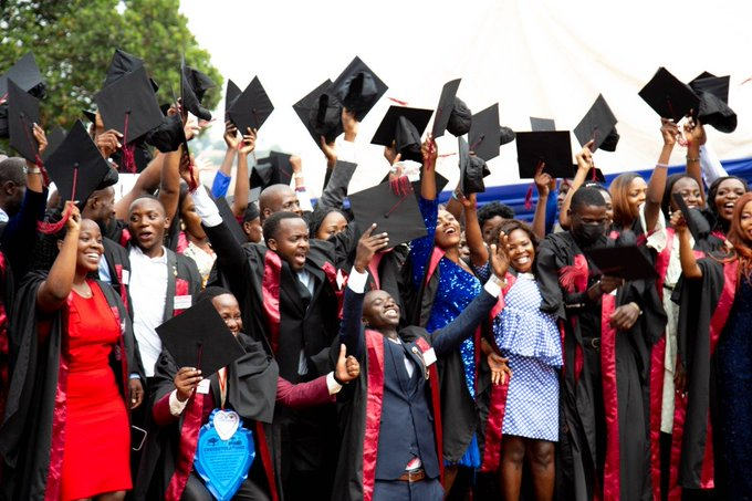 ChimpReports's tweet photo. UMCAT Holds Successful 13th Graduation
#ChimpReportsNews #Umcat13thGraduation @UMCATmediaSch #TuesdayMorning #UgandaNews
https://t.co/b8YXz33b7M https://t.co/dnOdg2Oo4d