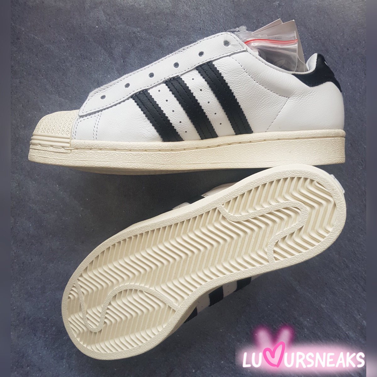 luvursneaks's tweet photo. Adidas Superstar Laceless (White, Cream, Black) : uk 4.5

A new take on the legendary Superstars, with a throwback to how Run D.M.C would rock theirs in the 80s.

Sold out on Adidas the website. 

Link to buy in bio

#adidas #fashion #ThrowbackMonday #80smusic #sneakerheads https://t.co/ldscQAWfVY
