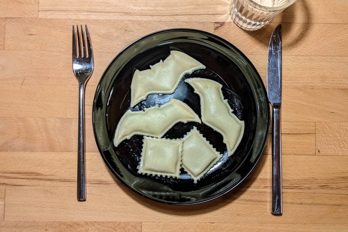 FabLab_Bern's tweet image. Xmas hin oder her: Batman Ravioli passen immer ;-)
thingiverse.com/thing:2728542/ 
#3dprint #prototyping #pasta