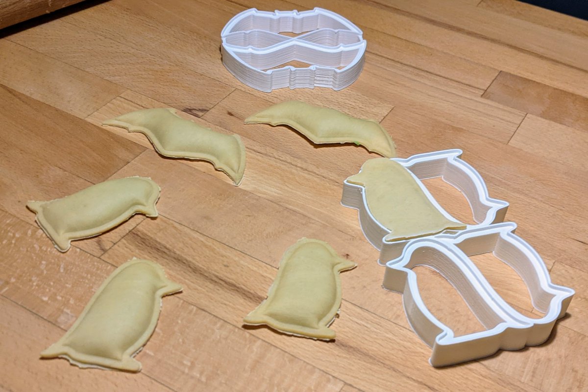 FabLab_Bern's tweet image. Xmas hin oder her: Batman Ravioli passen immer ;-)
thingiverse.com/thing:2728542/ 
#3dprint #prototyping #pasta