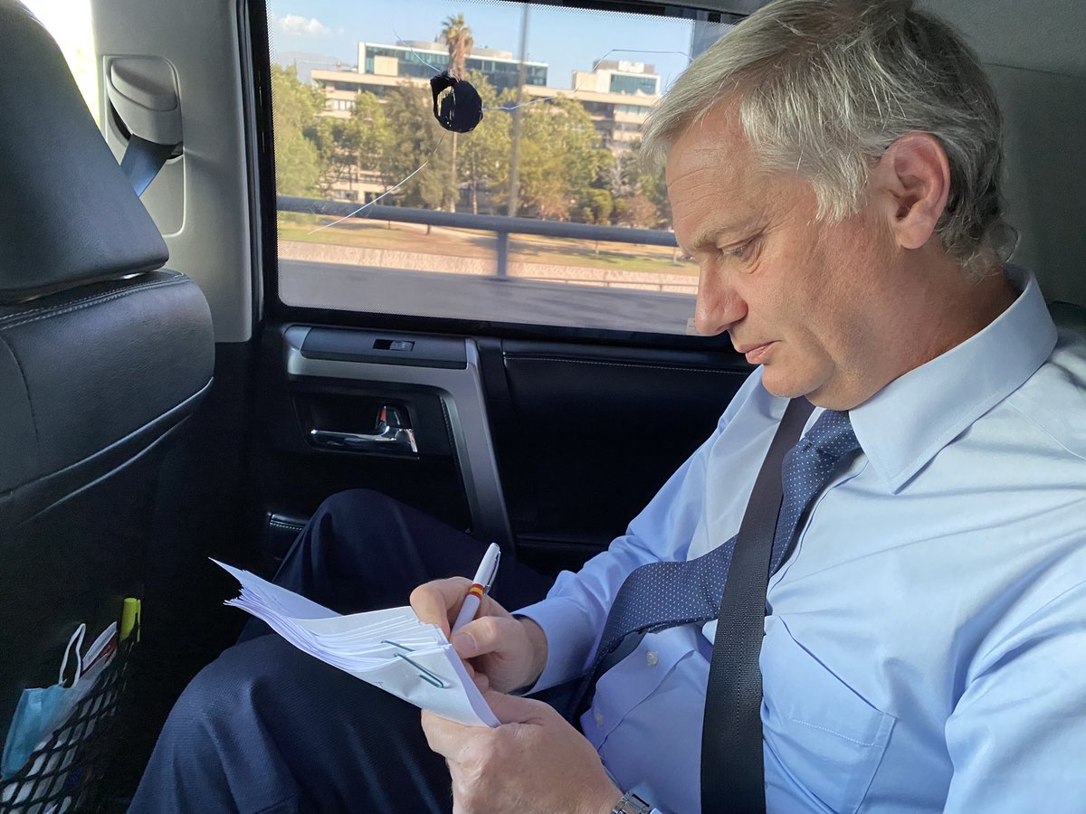 joseantoniokast's tweet photo. Camino al #DebateAnatel ✌️ https://t.co/gYlzMe1JUY