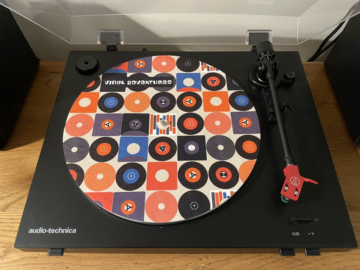 Loving my new slip mat courtesy of @GailMyerscough, thanks it looks awesome!!
#VinylAdventuresMCR 
@Tim_Burgess @RegaResearch