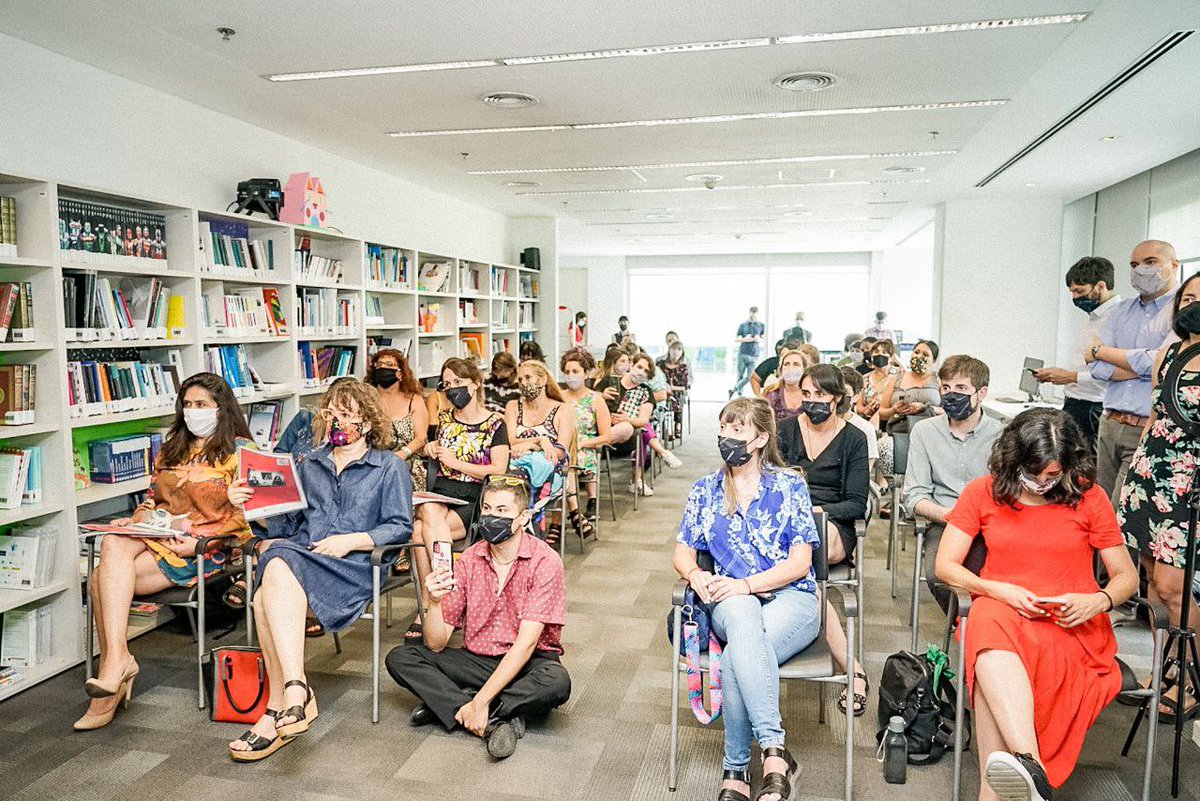 Maru_Bielli's tweet photo. Como subrayó @FilmusDaniel, las ciencias sociales tienen mucho para aportarle a las políticas públicas y a las organizaciones territoriales para promover el acceso a derechos fundamentales. https://t.co/pehqE4SDMY