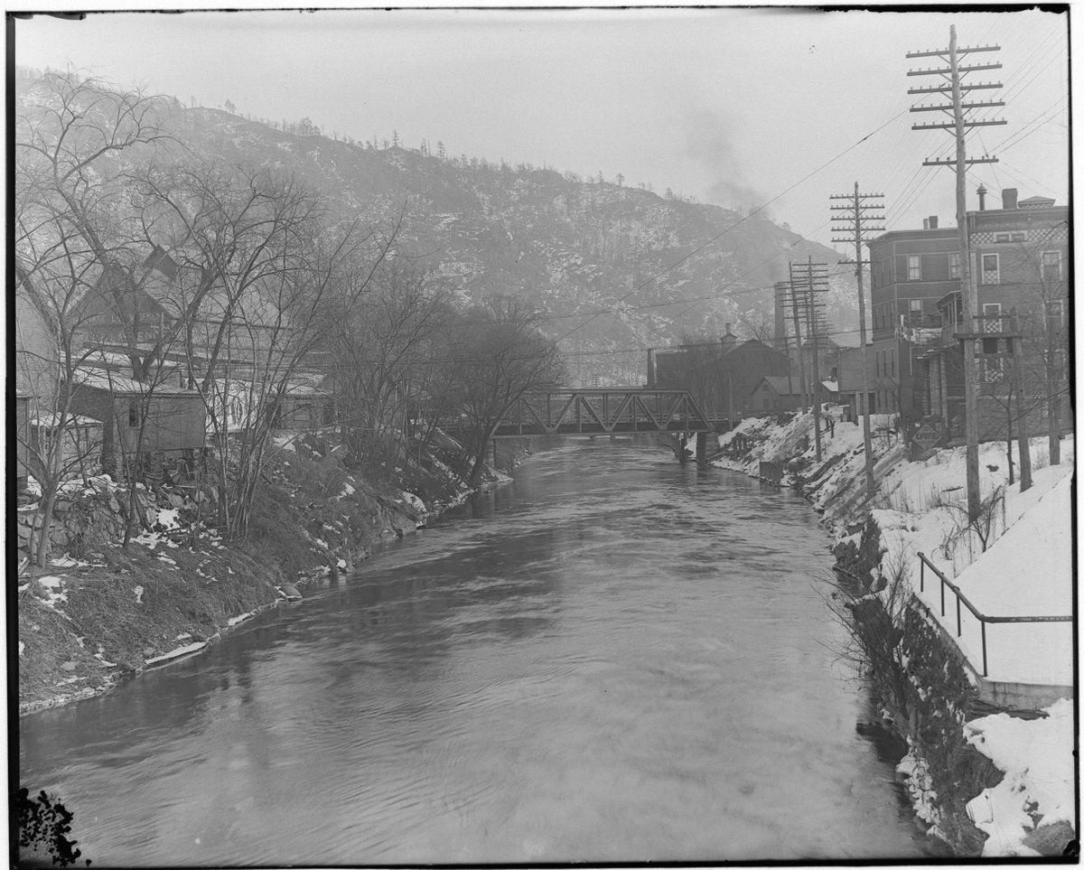 AppliedBolting's tweet photo. Did you know #BellowsFallsVT was one of the first places in the U.S. to build a canal system? 230 years later, our small village on the Connecticut continues to be on the cutting edge of #infrastructure.

Courtesy of the Rockingham Free Public Library.

#civilengineering #steel https://t.co/IMCDUzL6Xi