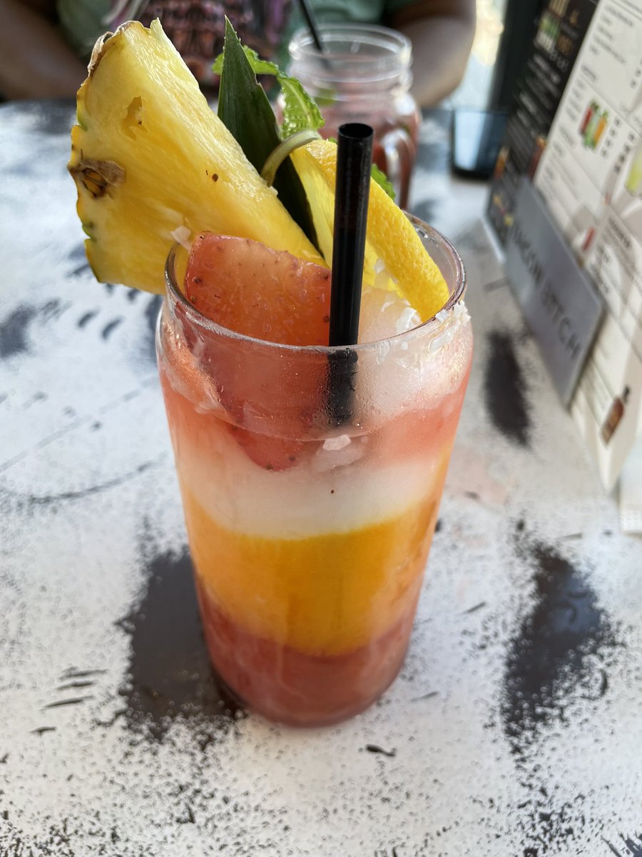 CurlyCee_'s tweet photo. Literally had the best birthday in Miami😭 from the food, to the views and vibes.. i got to go back https://t.co/c3CGzmWTg8
