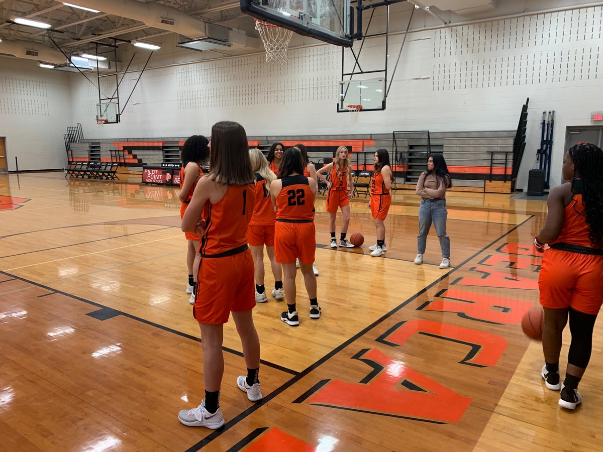 PPLadyCatBB's tweet photo. Media day https://t.co/kP2KNa1Jgq