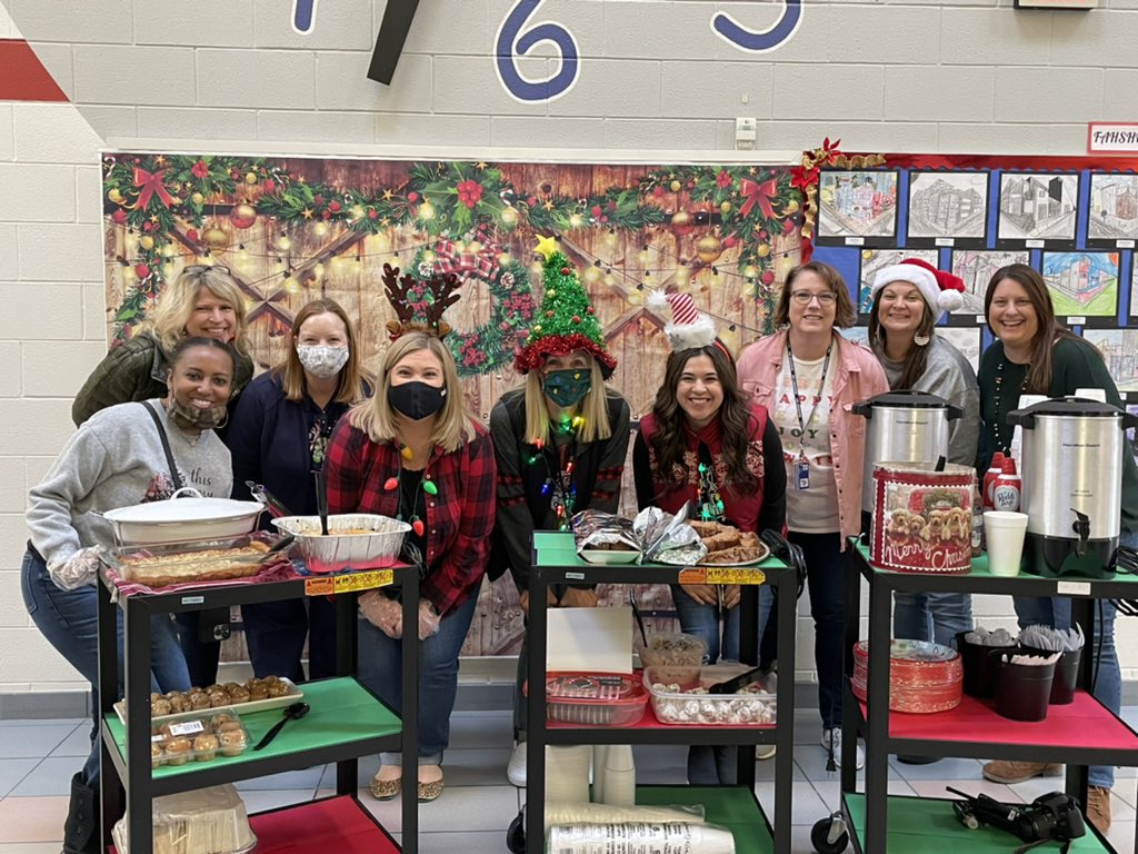 🐻🐾Bennett’s “13th Annual Goodies from the Office” was a huge success! Thank you to our amazing office team that takes the BEST care of our BEARS! <a href="/AngStallbaumer/">Angie Stallbaumer</a> <a href="/thompsliveskind/">Christie Thompson</a> <a href="/KassHal/">kassie halpin</a> <a href="/BennettBears/">Bennett Bears</a> #bearshine #MyMISD