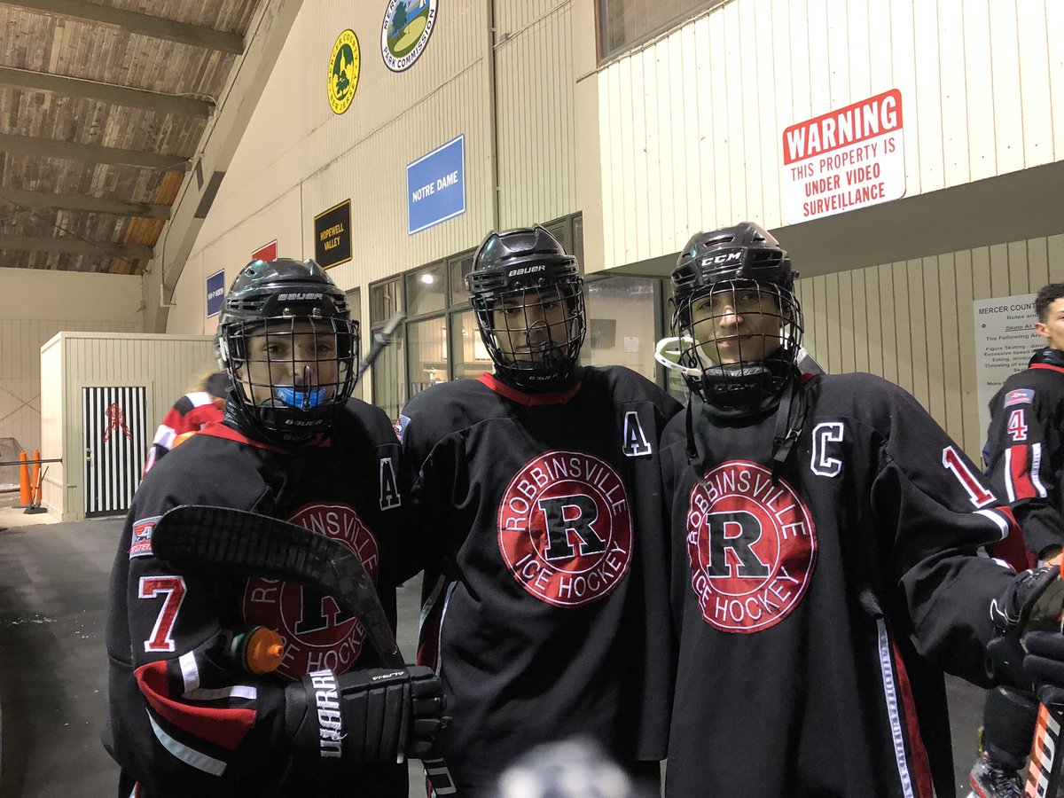 Another big win for our ice hockey team. #AHSPROUD