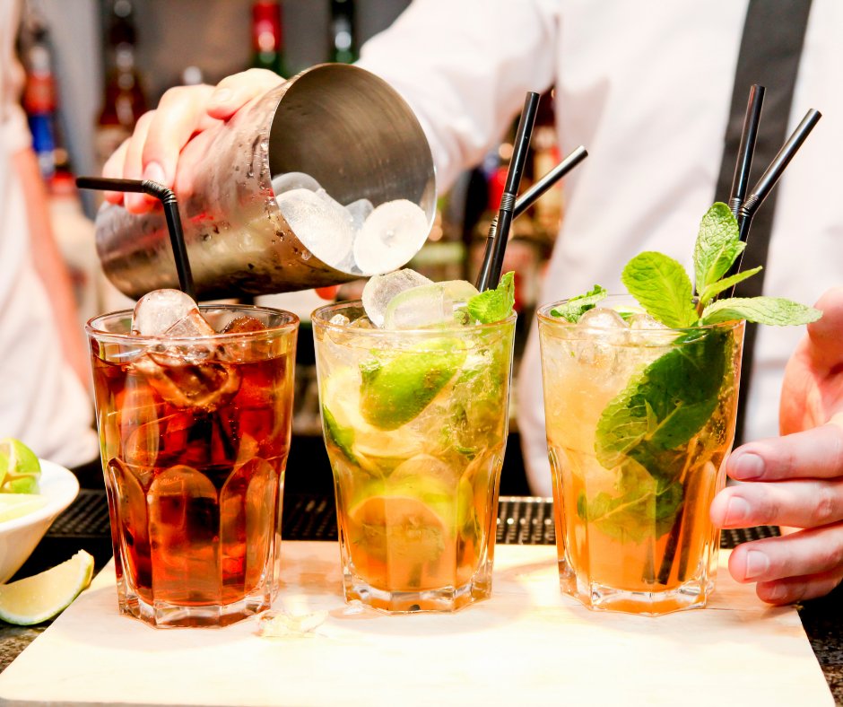 If you're not joining us for Happy Hour this evening, then what are you doing?! 🥂

Enjoy 20% off drinks and apps on the bar menu, only at the DV Bar | Bistro, everyday from 6pm-7pm.