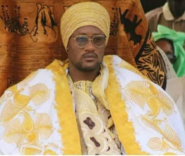 The new King of Bamoun, Cameroon, King Nabil Mbombo Njoya, has rejected the offer of a 14-year-old virgin in marriage as tradition demands. He said she's a minor, and shouldn't be getting married. He has decided to sponsor her education from secondary school to the university.