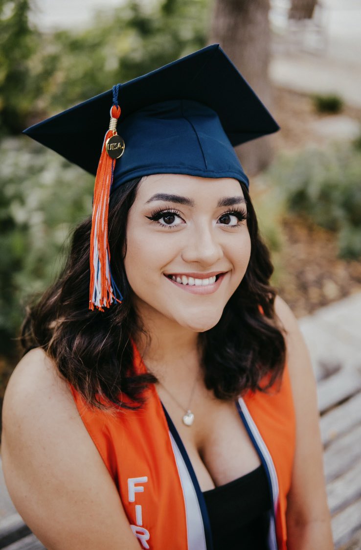 MichellexWalls's tweet photo. Now hotter by one degree! โค๏ธโ๐ฅ๐#UTSAGrad21 #utsaalumni https://t.co/0ZsiF1JVUd