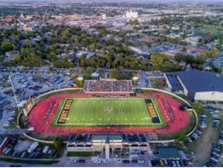 AGTG!!! After a great visit this past weekend, I am blessed to receive my first off from Fort Hay’s State University 🟡⚫️🐅. <a href="/CoachJimJackson/">Jim Jackson</a> <a href="/HCFHSUFB/">Coach Brown 🐯🏈</a> <a href="/FHSUFootball/">FHSU Football</a> <a href="/JUCOFFrenzy/">JUCO Football Frenzy</a> <a href="/JuCoFootballACE/">JuCo Football Forer</a>