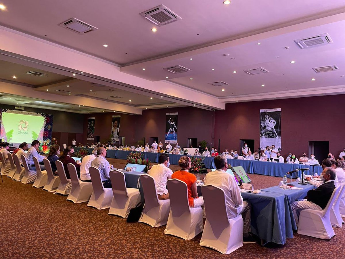 Lira_Yadira's tweet image. Asistí a la sesión plenaria del #SINADE con dirigentes deportivos de todo el país, en la cual abordamos temas como la presentación de los nuevos integrantes del Consejo Directivo, sedes de cara al 2022, así como la importancia del deporte universitario, entre otras cosas.