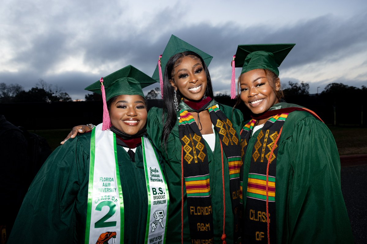 FAMUSJGC82's tweet photo. 'Tis the season of FAMU's Fall Graduation! Here's a sneak peek of our grads from commencement. We're so proud of what you all have done & what you will accomplish! #FAMUGrad21 #GradSZN https://t.co/O1VeGLIjU0